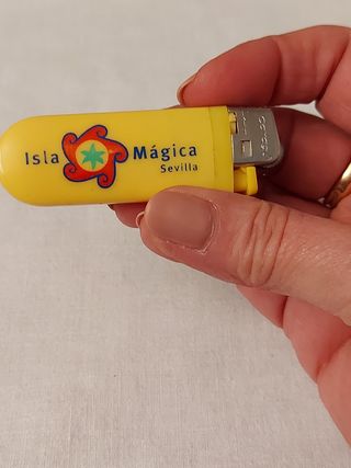 Isqueiro da Isla Mágica de Sevilha.