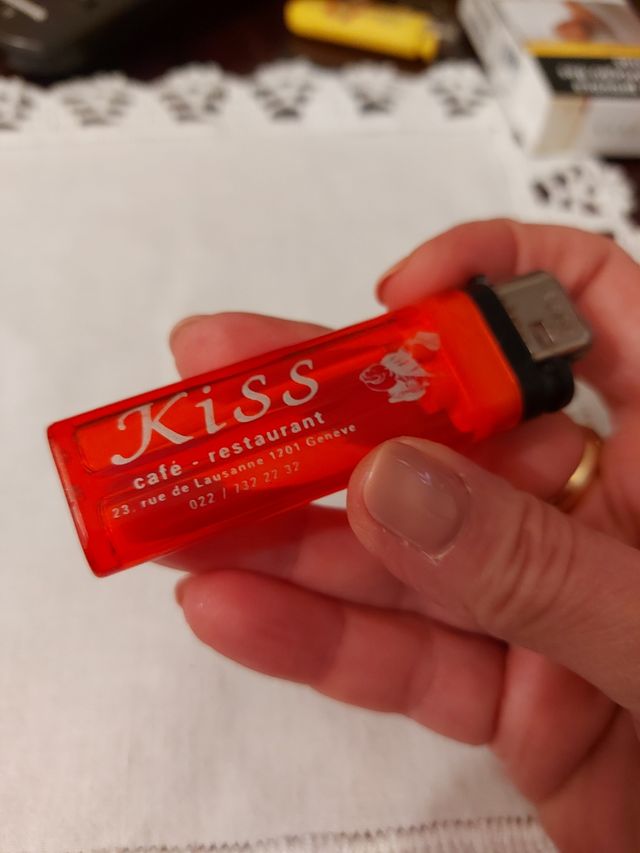 Isqueiro Vintage do Kiss - Café Restaura