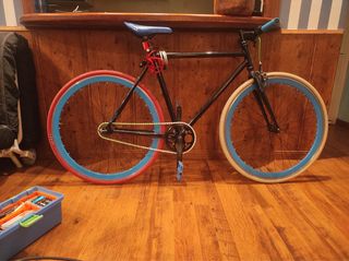 Bicicleta fixie con rueda flip flop 