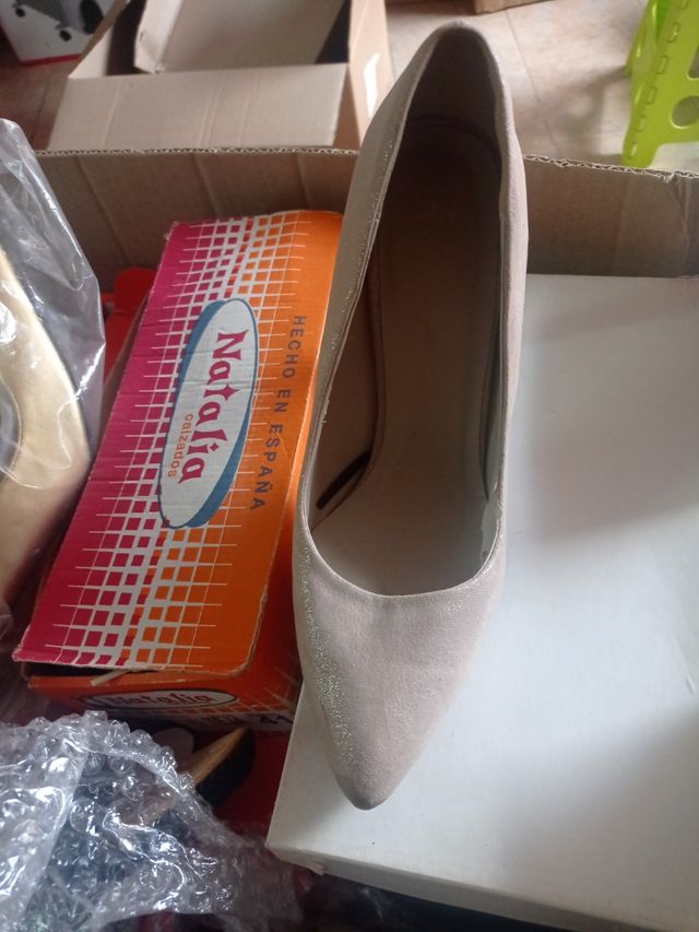 Zapatos nuevos sin estrenar de chica