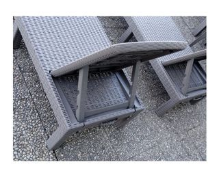 Tumbona para exterior en resina gris