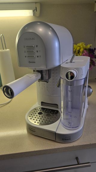 Cafetera Semiautomática Cocotec Blanca