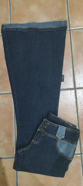 Pantalones Acampanados.