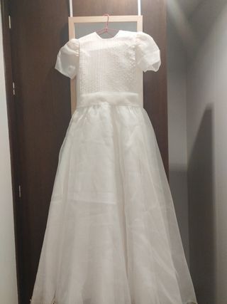 Traje de comunión y cancan