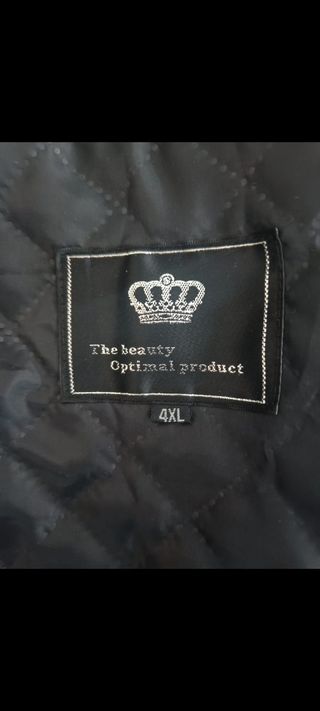 Chaquetón negro nuevo con etiquetas