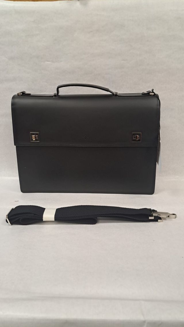 Maletín negro de piel de Busquets