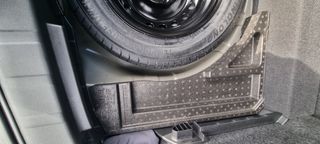 Rueda galleta Nissan Qashqai 2021+corchos maletero