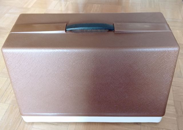 Maquina de coser Alpha años 50