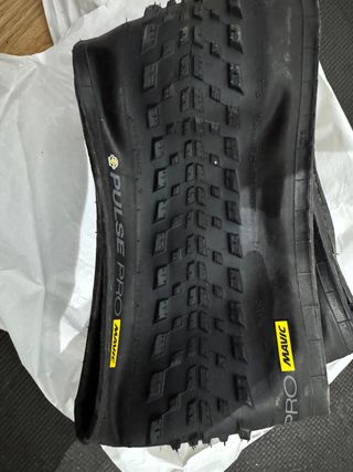 CUBIERTA MAVIC PULSE PRO 29" X 2.25 