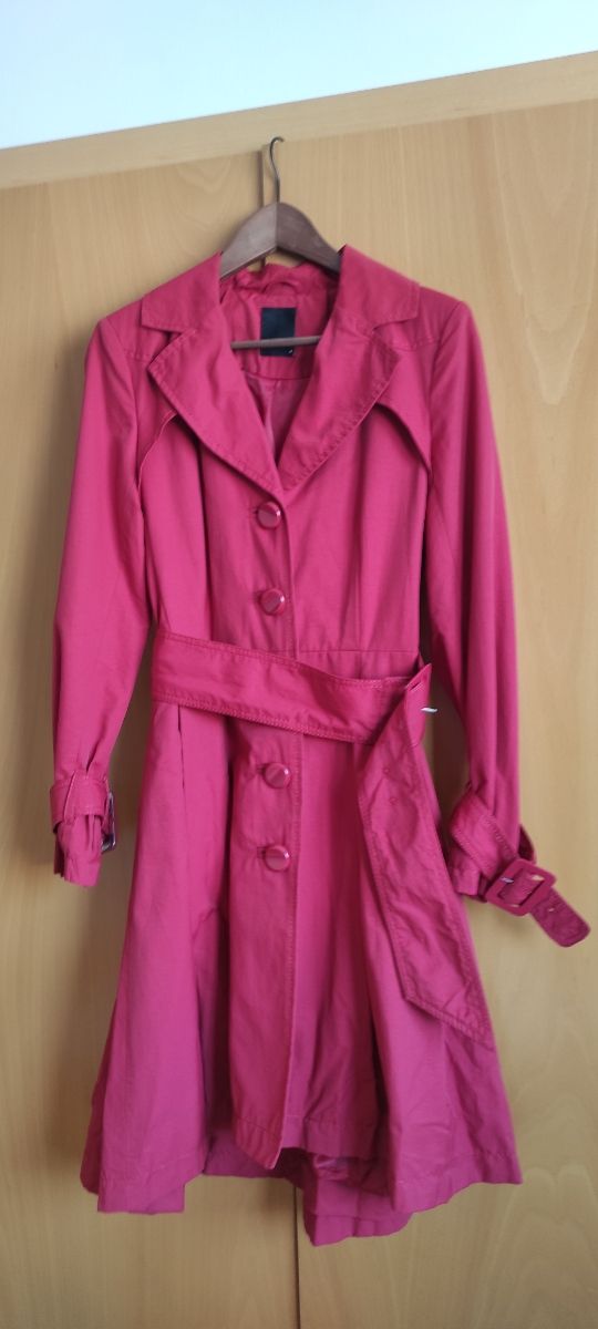 Gabardina roja talla S