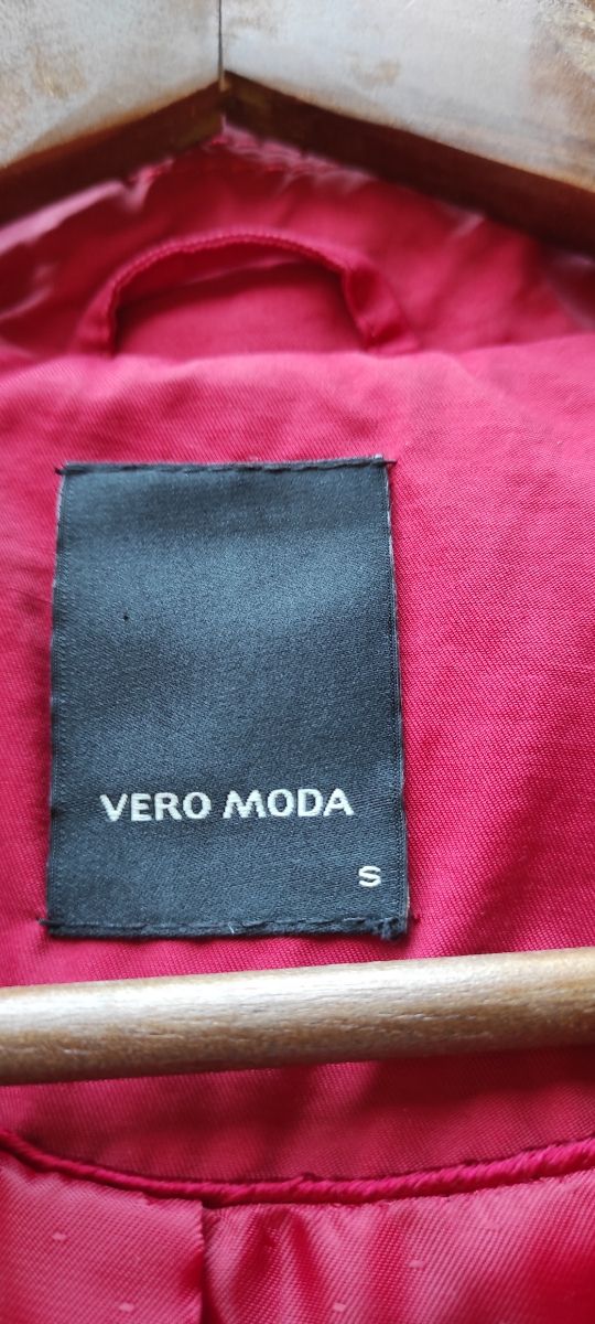 Gabardina roja talla S