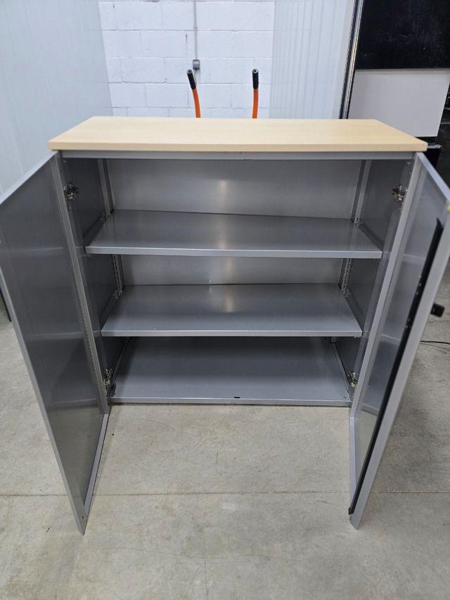 Armario metálico con llave