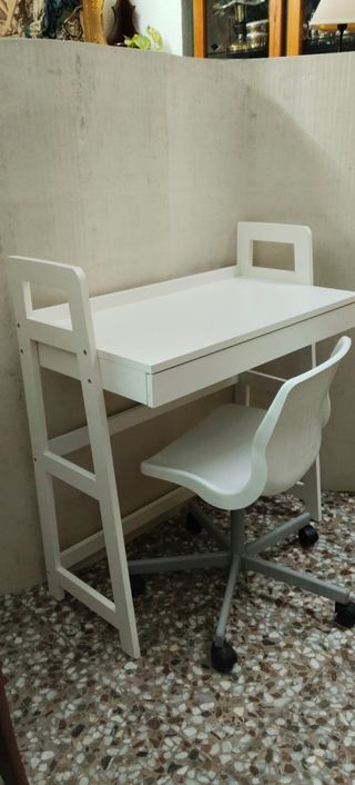 Escritorio herning JYSK con silla 