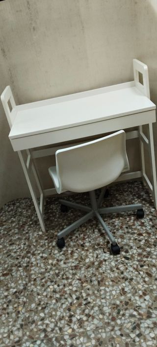 Escritorio herning JYSK con silla 