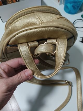 Bolso mochila piel dorada