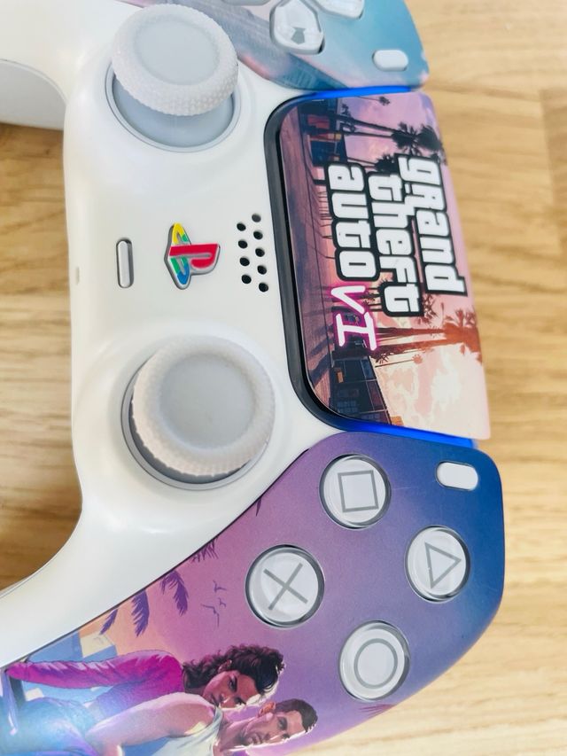 DISEÑO CARCASA GTA VI PS5 DUALSENSE