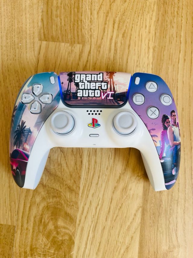 DISEÑO CARCASA GTA VI PS5 DUALSENSE