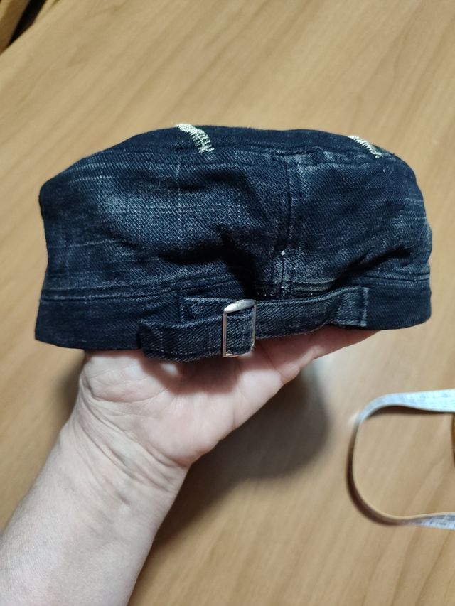 Berretto con visiera