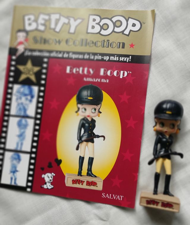 Betty Boop AMAZONA Show Collection