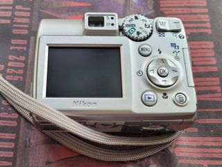 Camara de fotos Nikon coolpix 4600