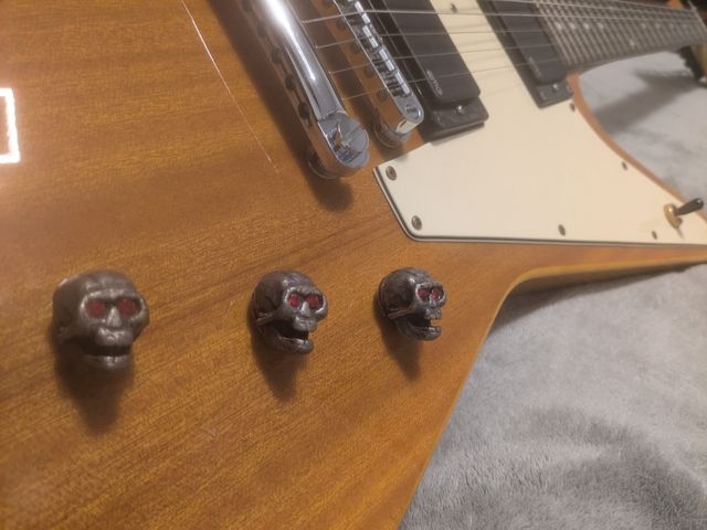 Epiphone Korina Explorer pastillas EMG