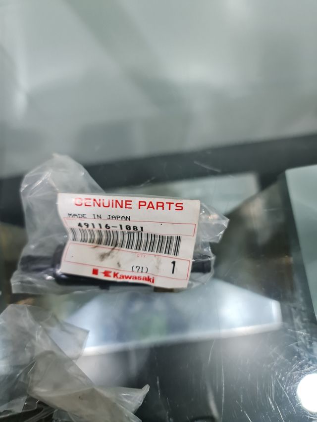 VARIOS KAWASAKI ZXR 750 H