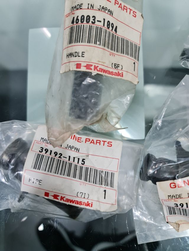 VARIOS KAWASAKI ZXR 750 H