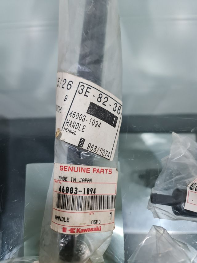 VARIOS KAWASAKI ZXR 750 H