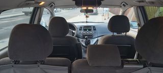 Mitsubishi Grandis 2006