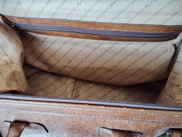 Maleta piel de avestruz