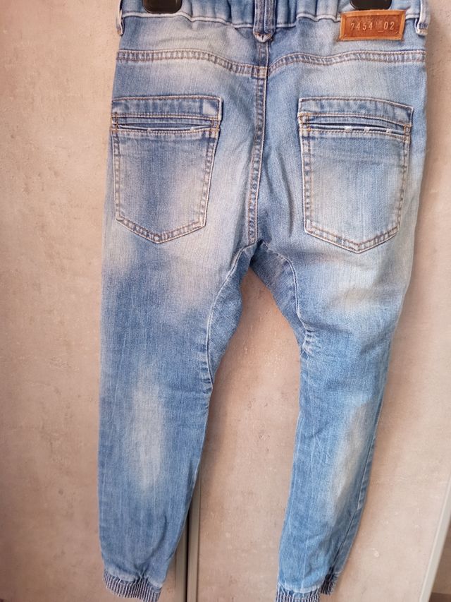 Pantalón vaquero Zara talla 8