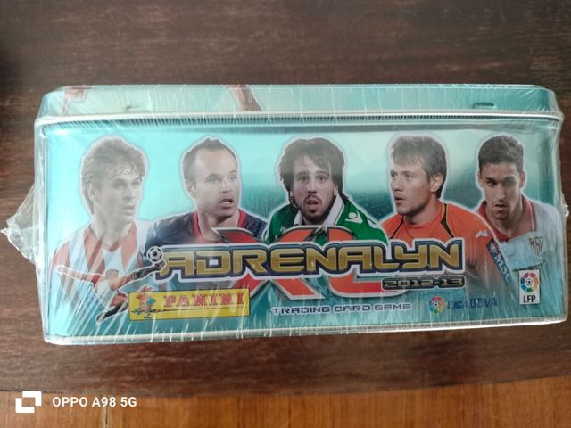 Caja cromos cards metálica box Adrenalyn 2012 2013