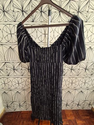 Vestido Bershka Preto justo elástico