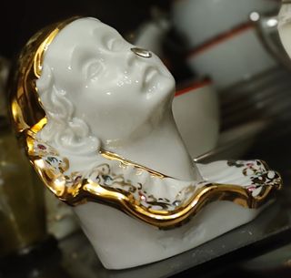 BUSTO COLECCIÓN R.G, pasta LIMONES, SWAROVSKI.