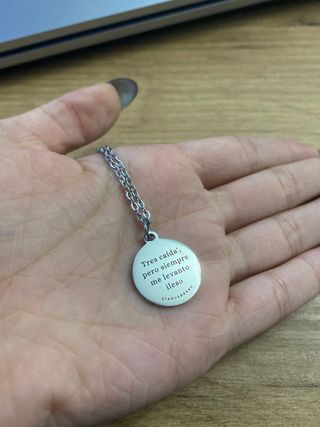 collar sakura plateado