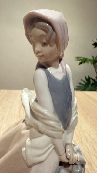 FIGURA PORCELANA NAO DE LLADRO JOVEN CESTO FLORES