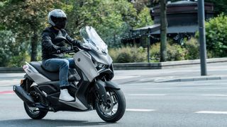 YAMAHA XMAX 125 Tech MAX+ nueva