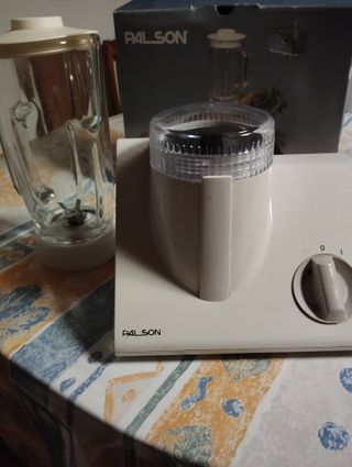 Licuadora más molinillo.