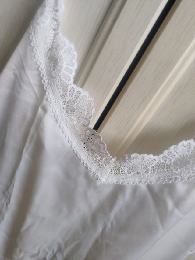 Vestaglia e vestitino preparazione sposa