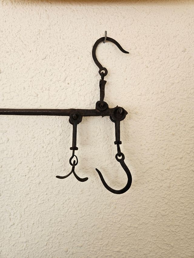 Bonita balanza romana. Dimensiones perfectas