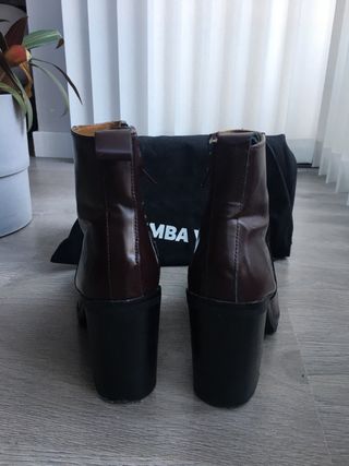 Botines tacón granates Bimba y Lola