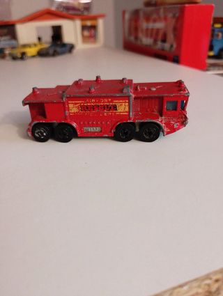 Hot Wheels Airport rescue red