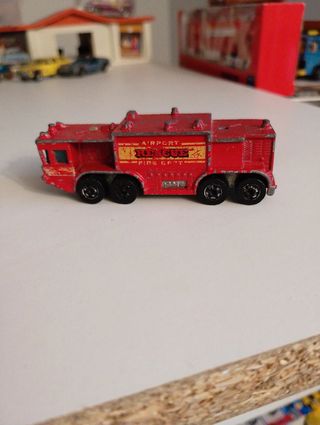 Hot Wheels Airport rescue red