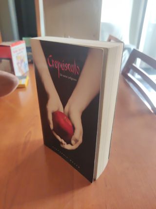 Crepúsculo (Saga Crepúsculo 1) (Spanish Edition)