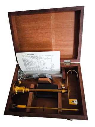 Antigua Balanza de Mohr medicion densidad liquidos