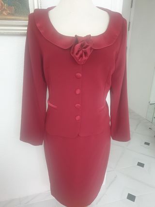 Traje chaqueta y falda de tela de piel de angel