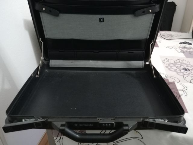Maletín rígido samsonite