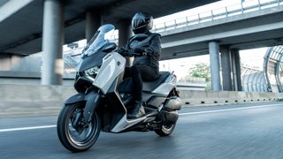 YAMAHA XMAX 300 Tech MAX + nueva