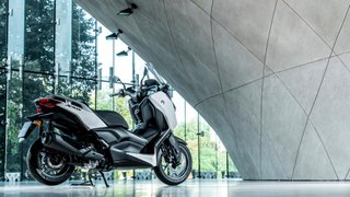 YAMAHA XMAX 300 Tech MAX + nueva