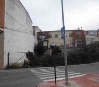 Se vende solar limpio de 256 m2